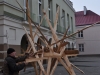 Artysta Waldemar Rudyk rozpoczyna budowę podstaw rzeźby